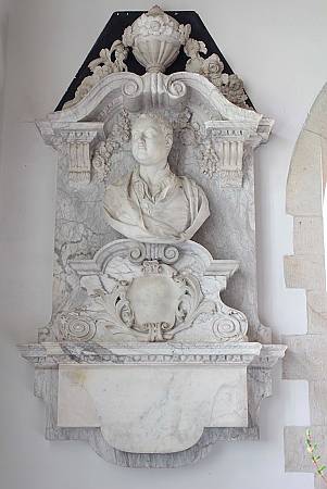 St Ewe - Memorial to William Mohun 1737